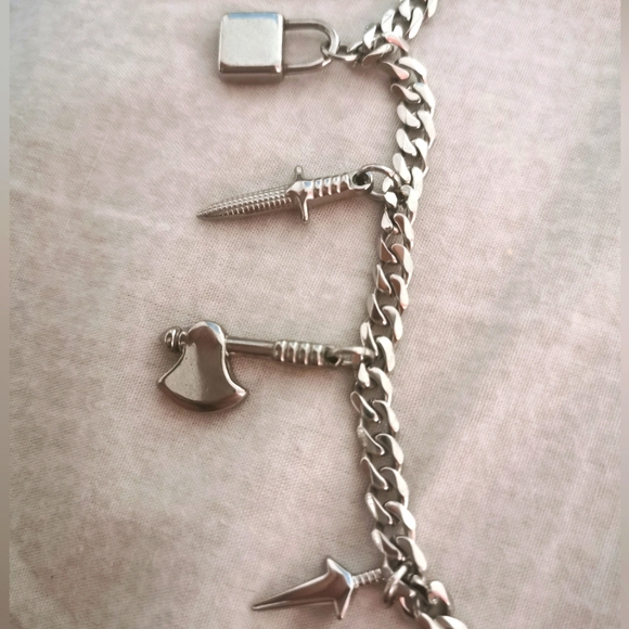 New "Killer" 304 Stainless Steel Axe Kunai Dagger Lock Necklace - Picture 5 of 6